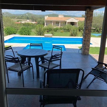 Casa Con Vista A Las Sierras De Cordoba Malagueno المظهر الخارجي الصورة