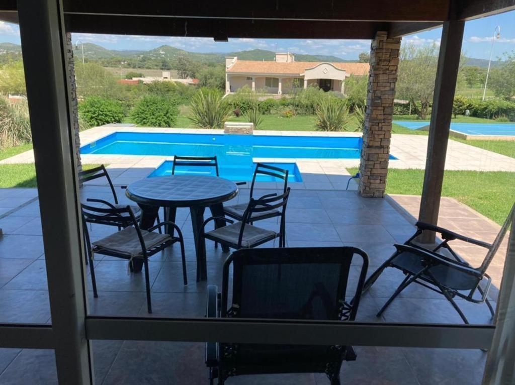 Casa Con Vista A Las Sierras De Cordoba Malagueno المظهر الخارجي الصورة